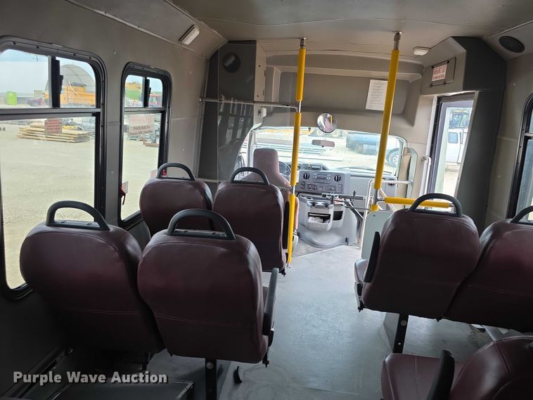 image for item EF3674 2010 Ford E350 Super Duty shuttle bus