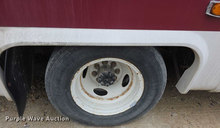 image for item EF3674 2010 Ford E350 Super Duty shuttle bus