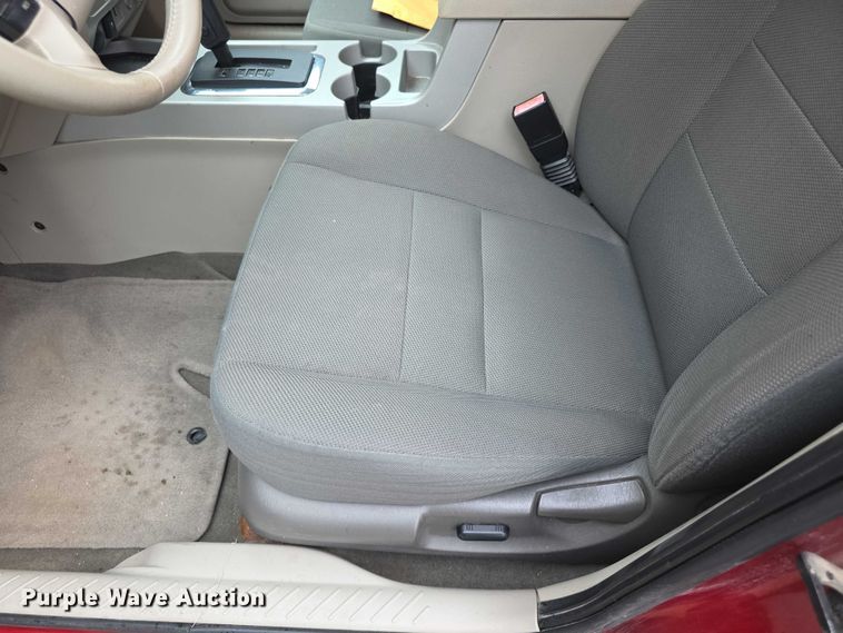 image for item EF3699 2010 Ford Escape XLT SUV