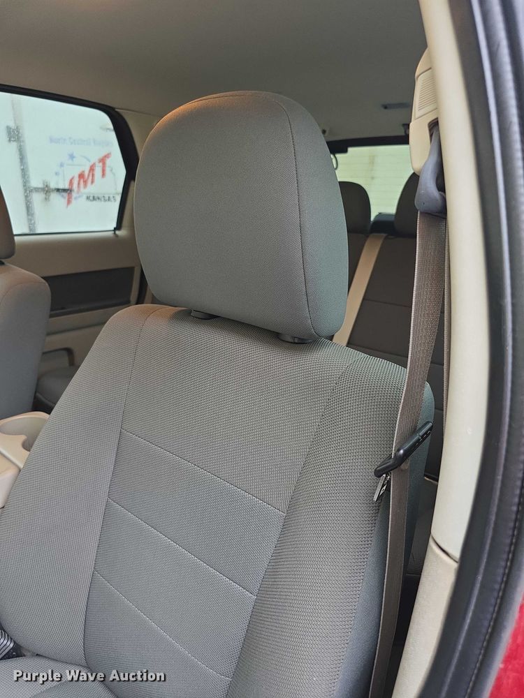 image for item EF3699 2010 Ford Escape XLT SUV