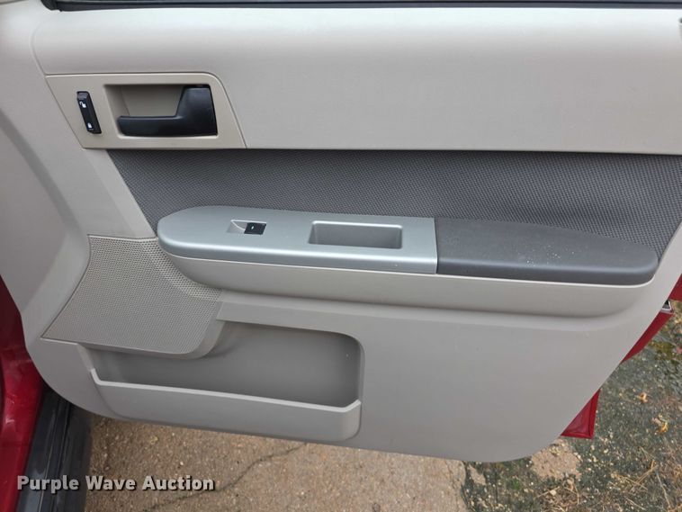 image for item EF3699 2010 Ford Escape XLT SUV