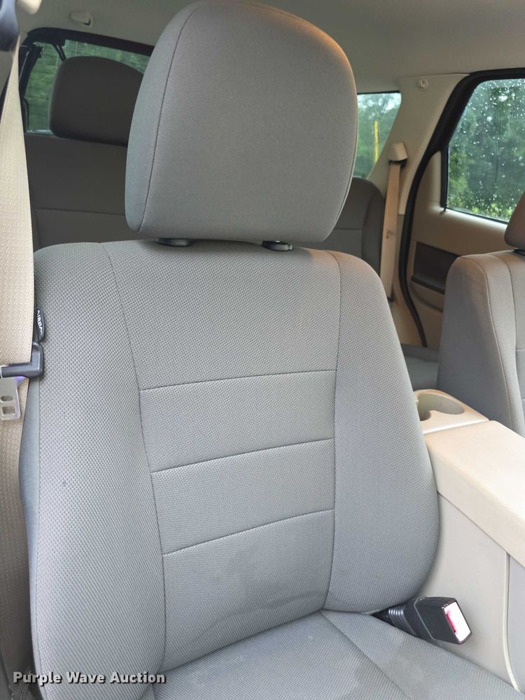 image for item EF3699 2010 Ford Escape XLT SUV