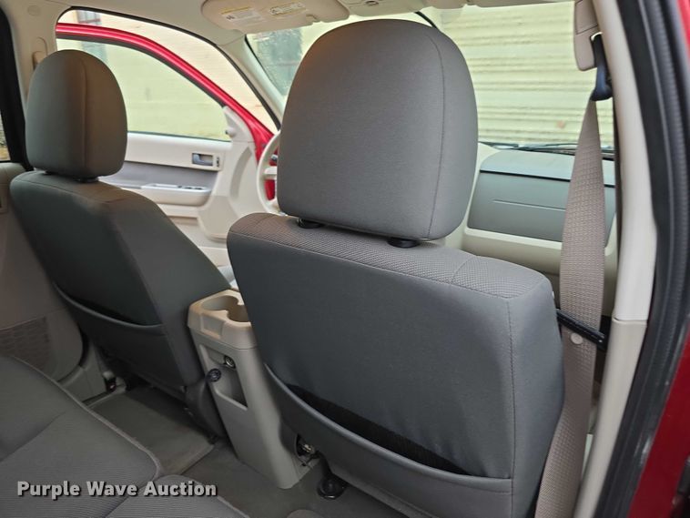 image for item EF3699 2010 Ford Escape XLT SUV