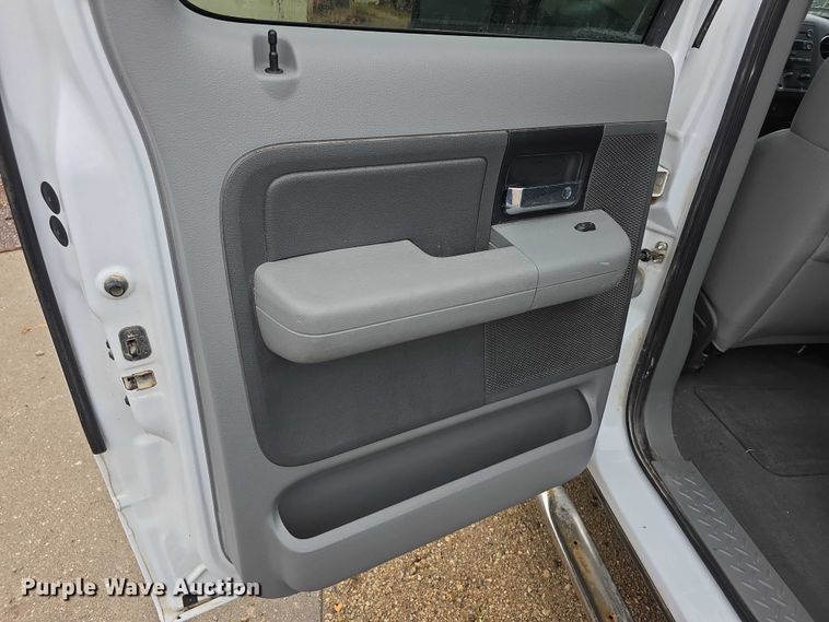 image for item EF3700 2007 Ford F150 SuperCrew pickup truck