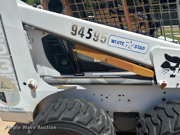 image for item EG8129 1994 Bobcat 853 MACH skid steer loader