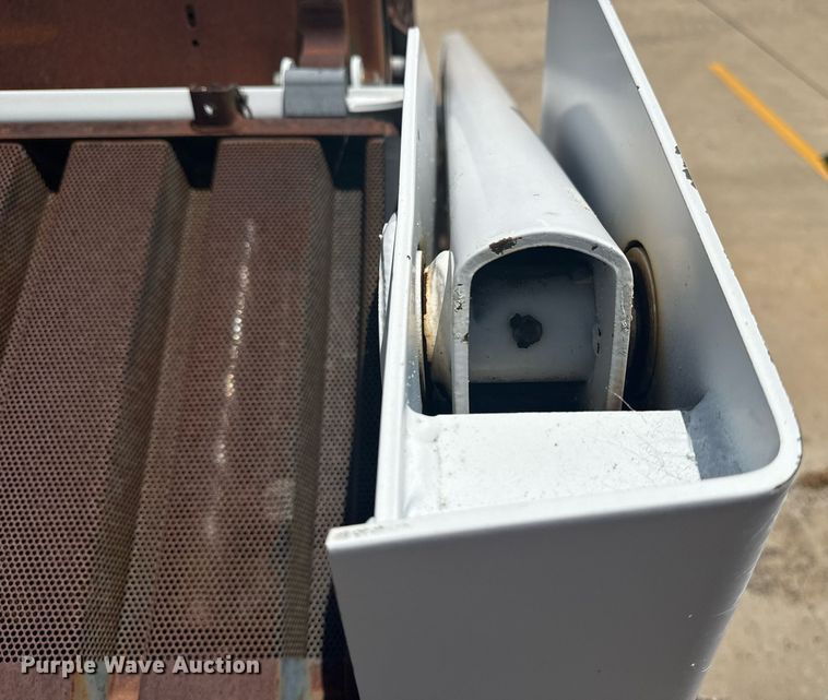 image for item EG8129 1994 Bobcat 853 MACH skid steer loader