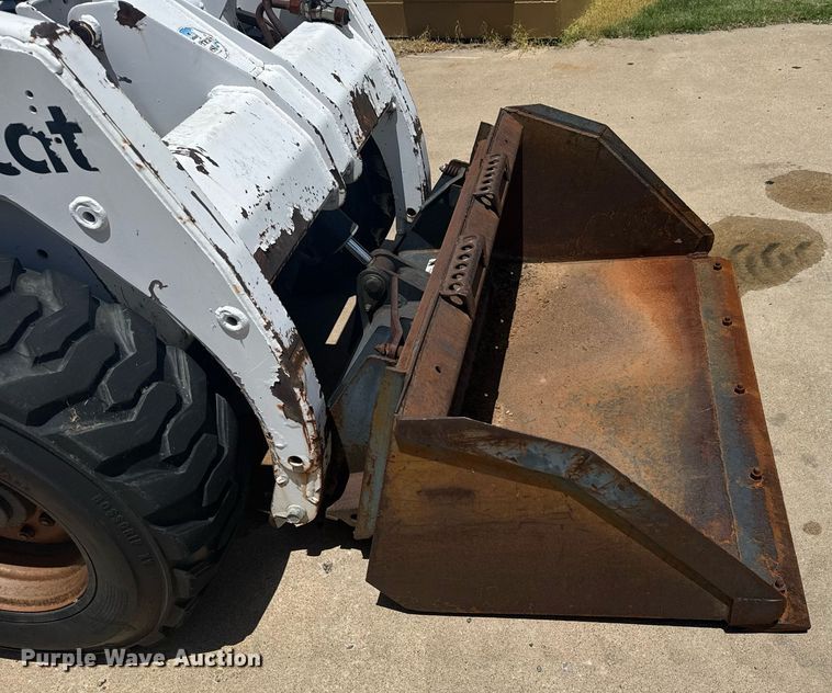 image for item EG8129 1994 Bobcat 853 MACH skid steer loader