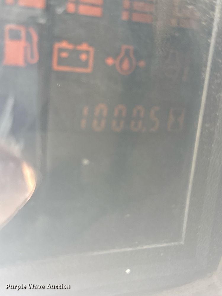 image for item EG8129 1994 Bobcat 853 MACH skid steer loader