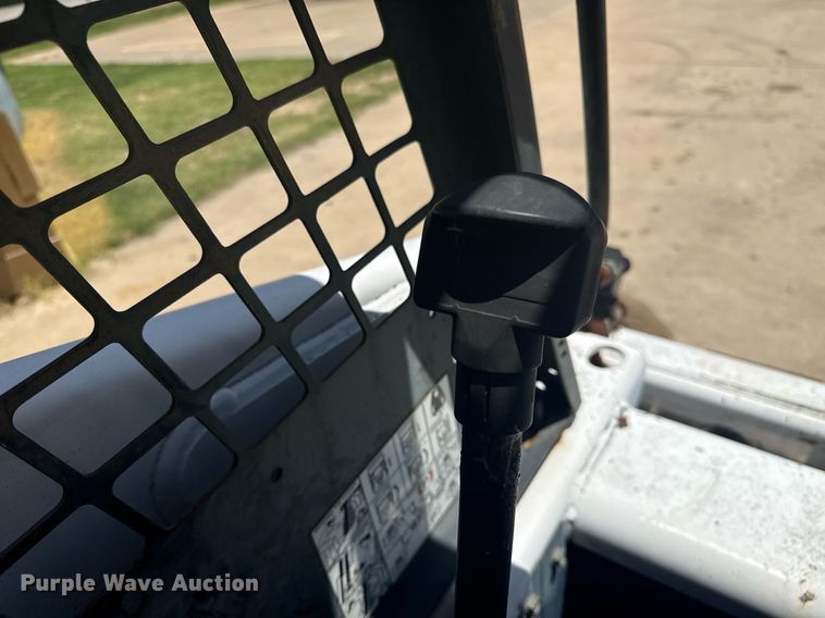 image for item EG8129 1994 Bobcat 853 MACH skid steer loader