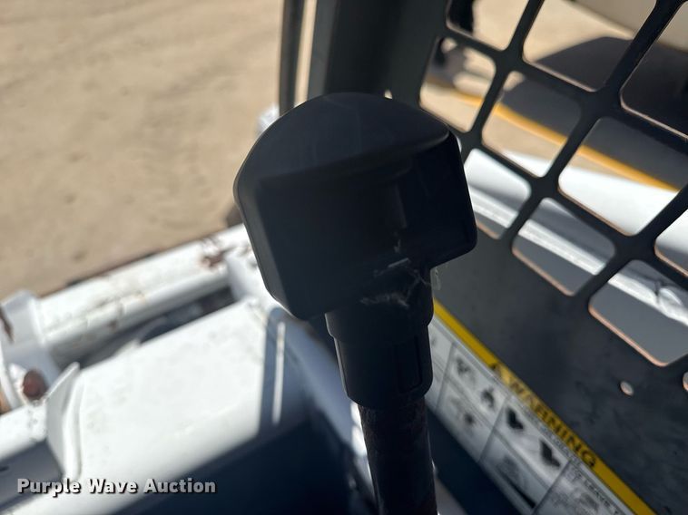 image for item EG8129 1994 Bobcat 853 MACH skid steer loader