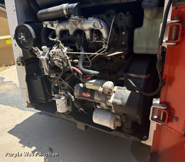 image for item EG8129 1994 Bobcat 853 MACH skid steer loader