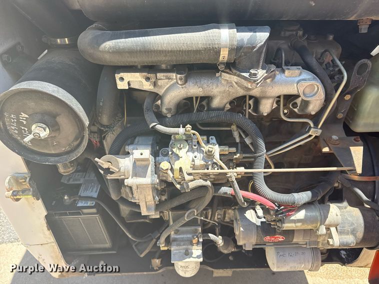 image for item EG8129 1994 Bobcat 853 MACH skid steer loader