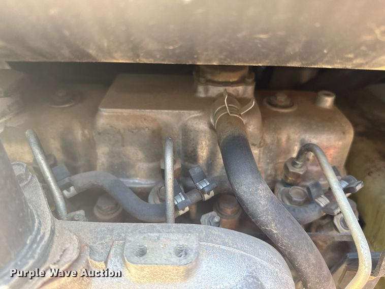 image for item EG8129 1994 Bobcat 853 MACH skid steer loader