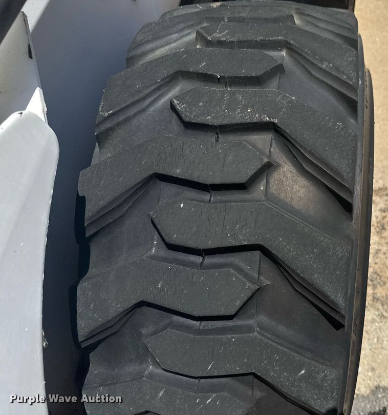 image for item EG8129 1994 Bobcat 853 MACH skid steer loader