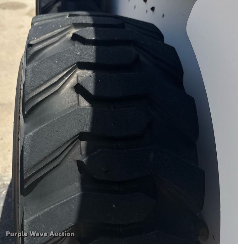 image for item EG8129 1994 Bobcat 853 MACH skid steer loader