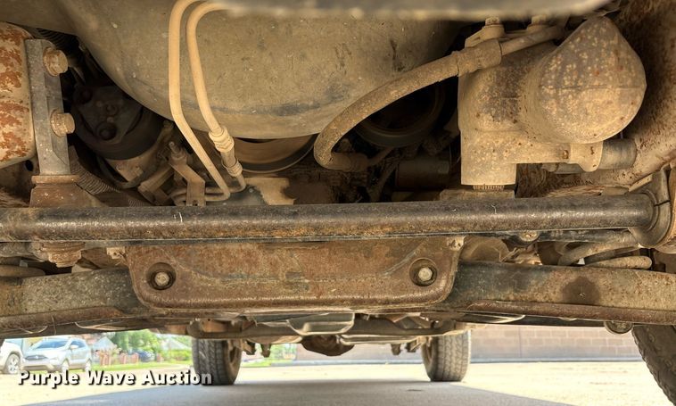 image for item EG8136 2001 Ford Expedition XLT SUV