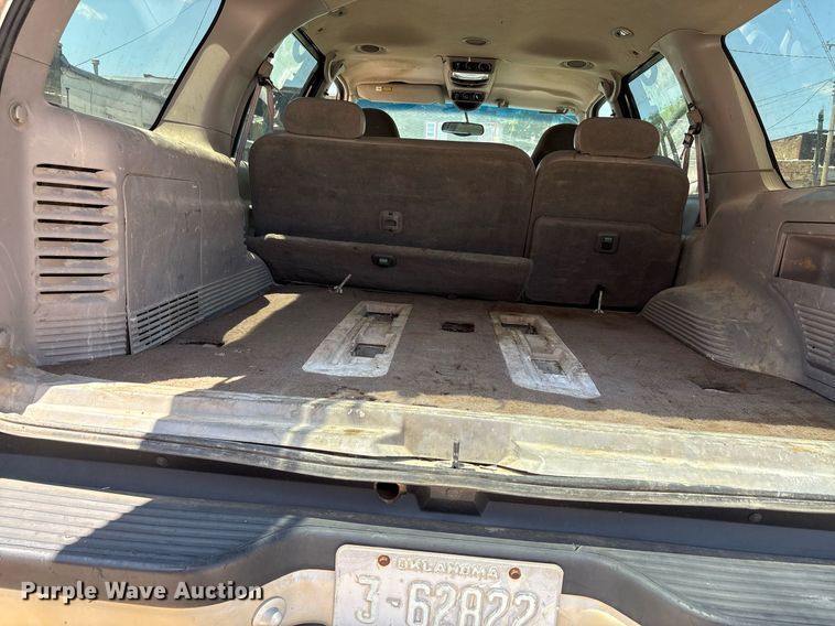image for item EG8136 2001 Ford Expedition XLT SUV