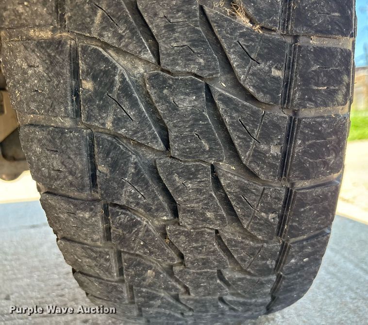 image for item EG8136 2001 Ford Expedition XLT SUV