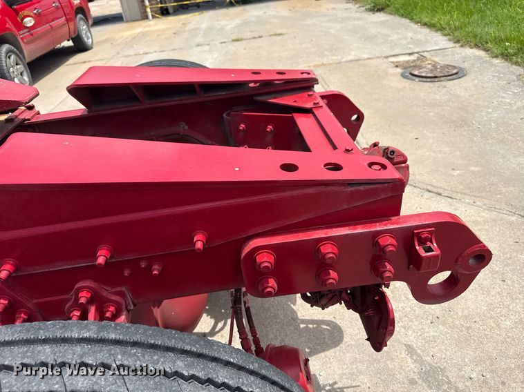 image for item EG8164 2007 Freightliner FLD120 semi truck