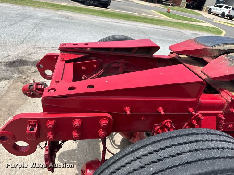 image for item EG8164 2007 Freightliner FLD120 semi truck