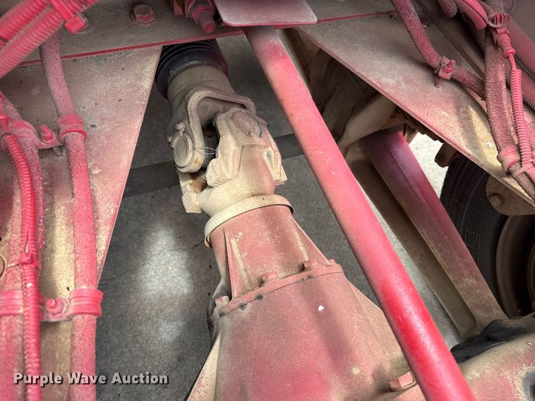 image for item EG8164 2007 Freightliner FLD120 semi truck