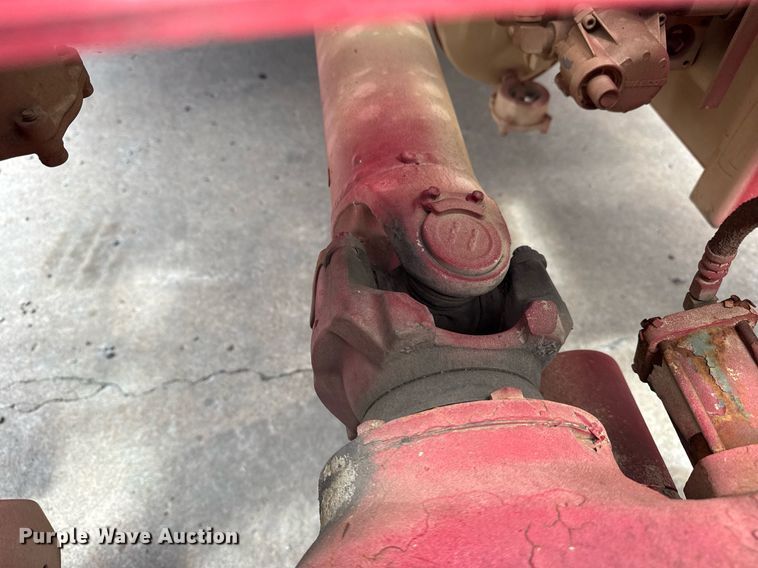 image for item EG8164 2007 Freightliner FLD120 semi truck