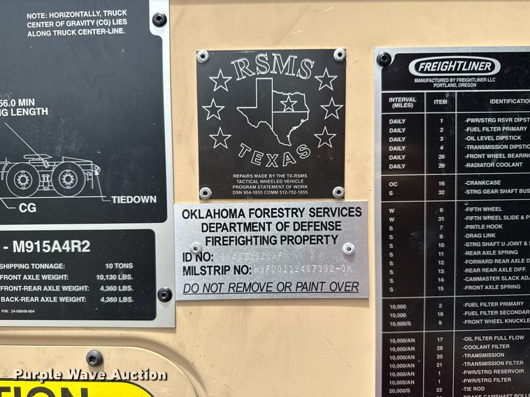 image for item EG8164 2007 Freightliner FLD120 semi truck