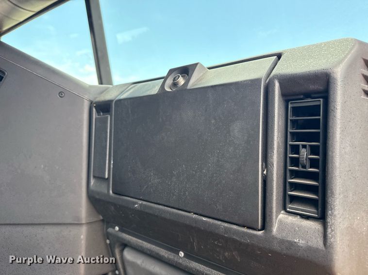 image for item EG8164 2007 Freightliner FLD120 semi truck