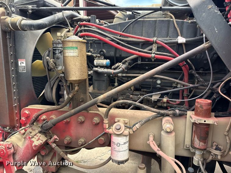 image for item EG8164 2007 Freightliner FLD120 semi truck