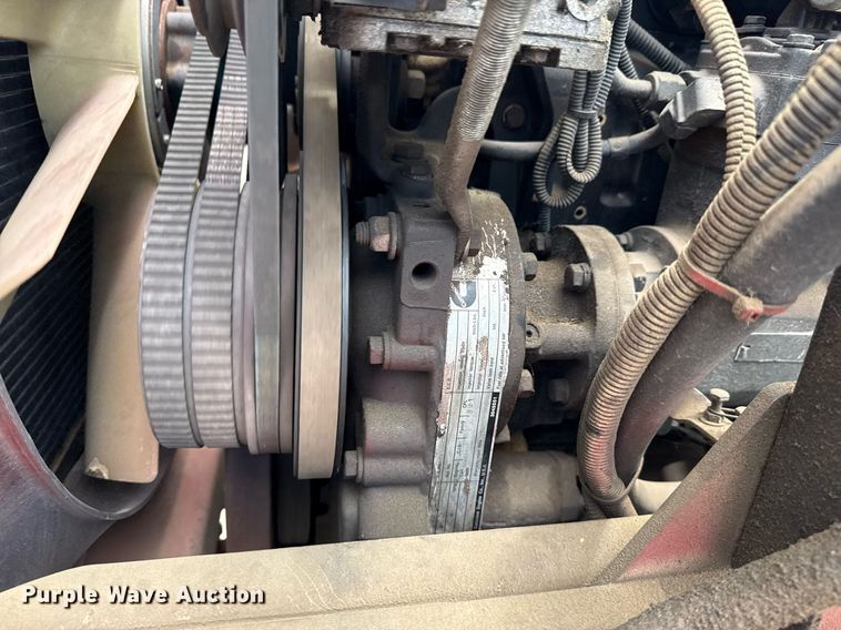 image for item EG8164 2007 Freightliner FLD120 semi truck