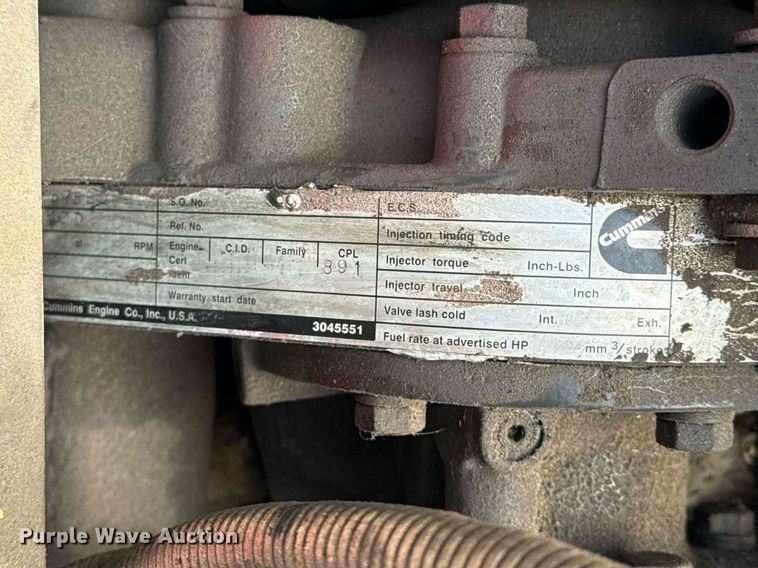 image for item EG8164 2007 Freightliner FLD120 semi truck