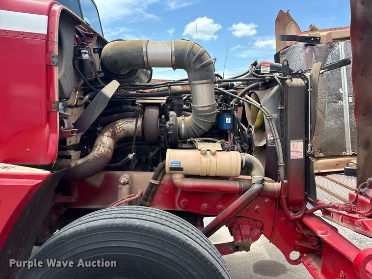 image for item EG8164 2007 Freightliner FLD120 semi truck