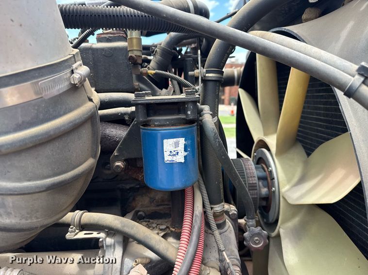 image for item EG8164 2007 Freightliner FLD120 semi truck