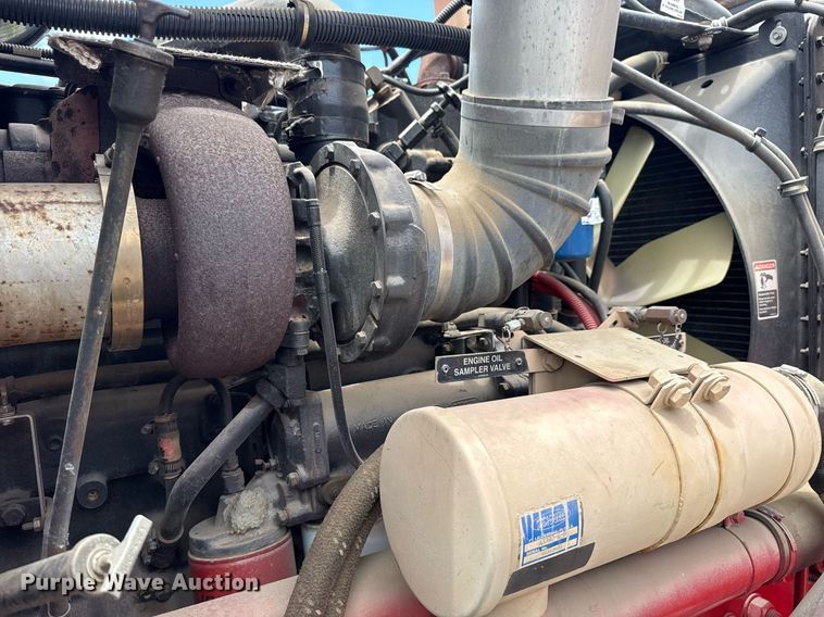 image for item EG8164 2007 Freightliner FLD120 semi truck