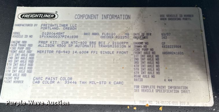 image for item EG8164 2007 Freightliner FLD120 semi truck