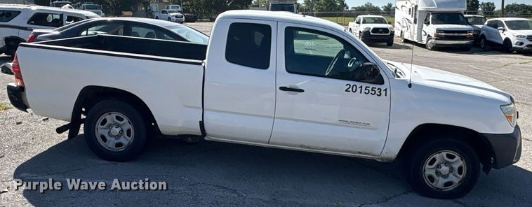 image for item EG8558 2015 Toyota Tacoma Access Cab pickup truck