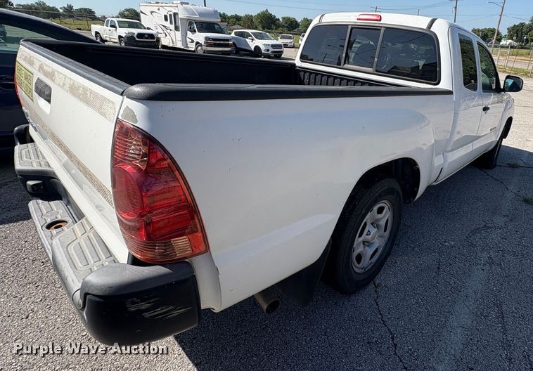 image for item EG8558 2015 Toyota Tacoma Access Cab pickup truck