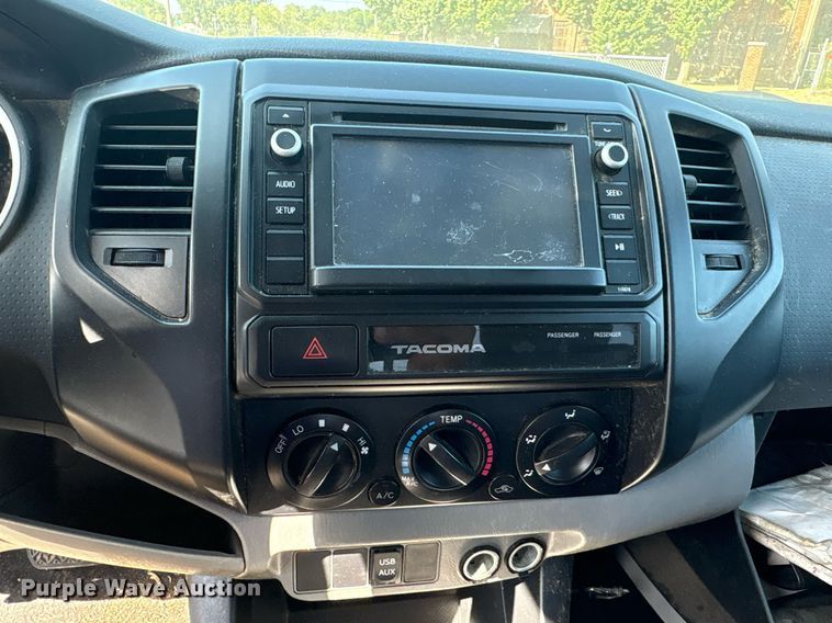 image for item EG8558 2015 Toyota Tacoma Access Cab pickup truck