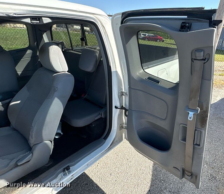 image for item EG8558 2015 Toyota Tacoma Access Cab pickup truck