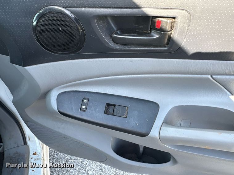 image for item EG8558 2015 Toyota Tacoma Access Cab pickup truck