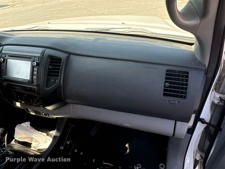 image for item EG8558 2015 Toyota Tacoma Access Cab pickup truck