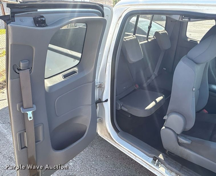 image for item EG8558 2015 Toyota Tacoma Access Cab pickup truck