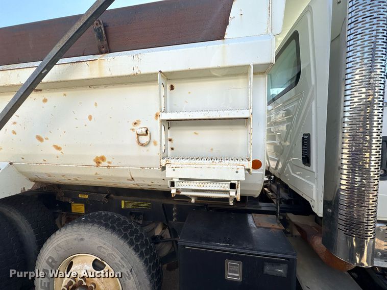 image for item EG8560 2012 International 7600 dump truck