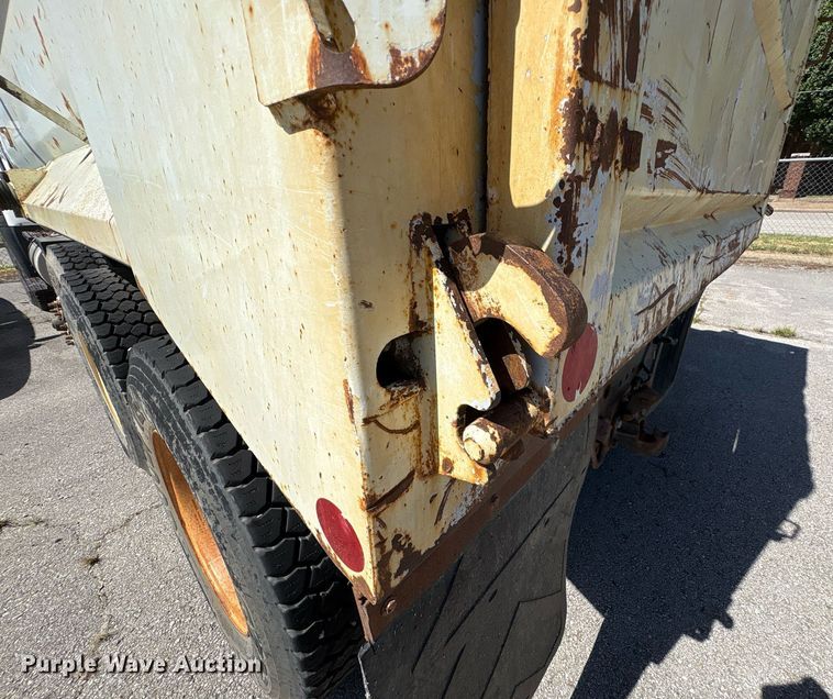 image for item EG8560 2012 International 7600 dump truck