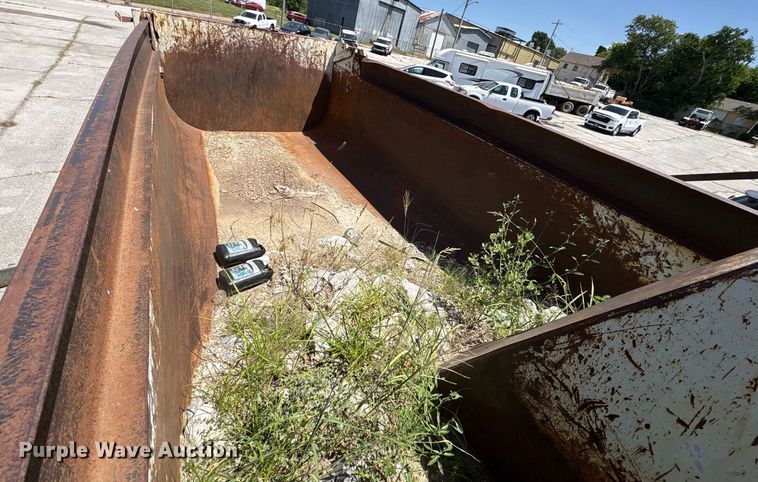 image for item EG8560 2012 International 7600 dump truck