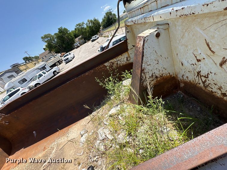 image for item EG8560 2012 International 7600 dump truck