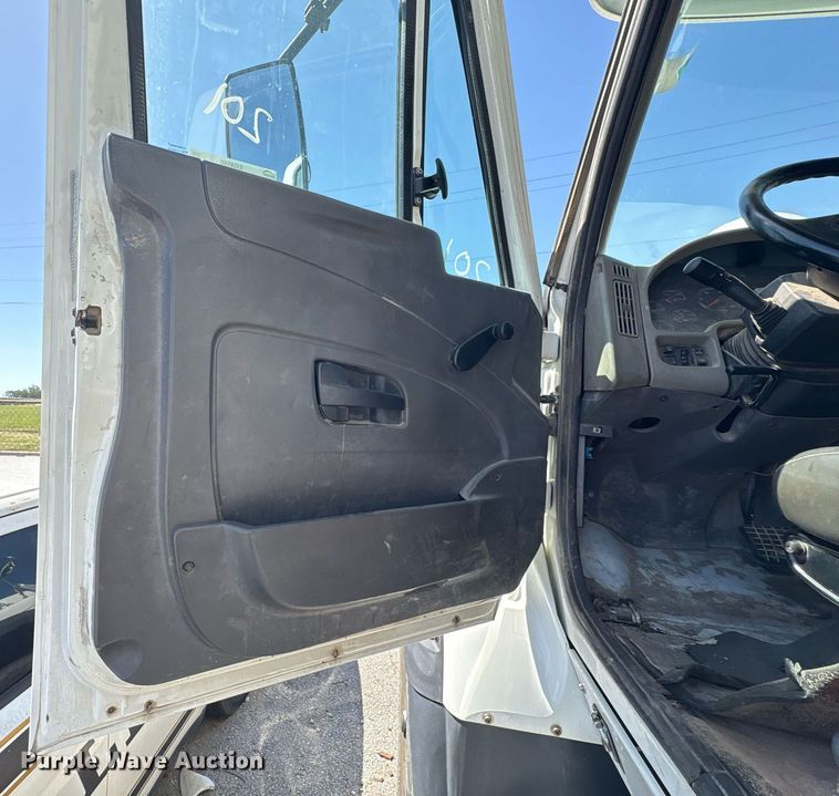 image for item EG8560 2012 International 7600 dump truck