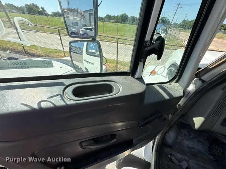 image for item EG8560 2012 International 7600 dump truck