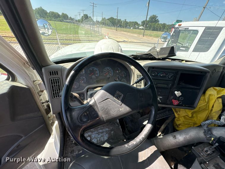 image for item EG8560 2012 International 7600 dump truck