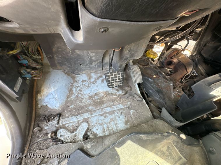 image for item EG8560 2012 International 7600 dump truck